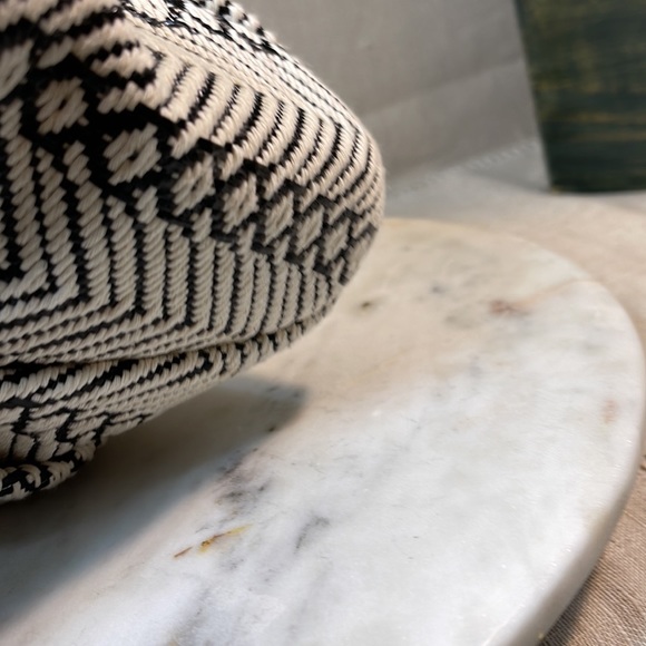 SIMPLY VERA VERA WANG  Shoulder Bag - NWOT - Picture 4 of 5